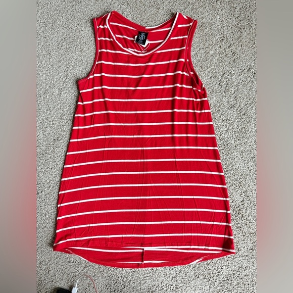 Agnes & Dora Red Striped Sleeveless Top - Picture 1 of 2